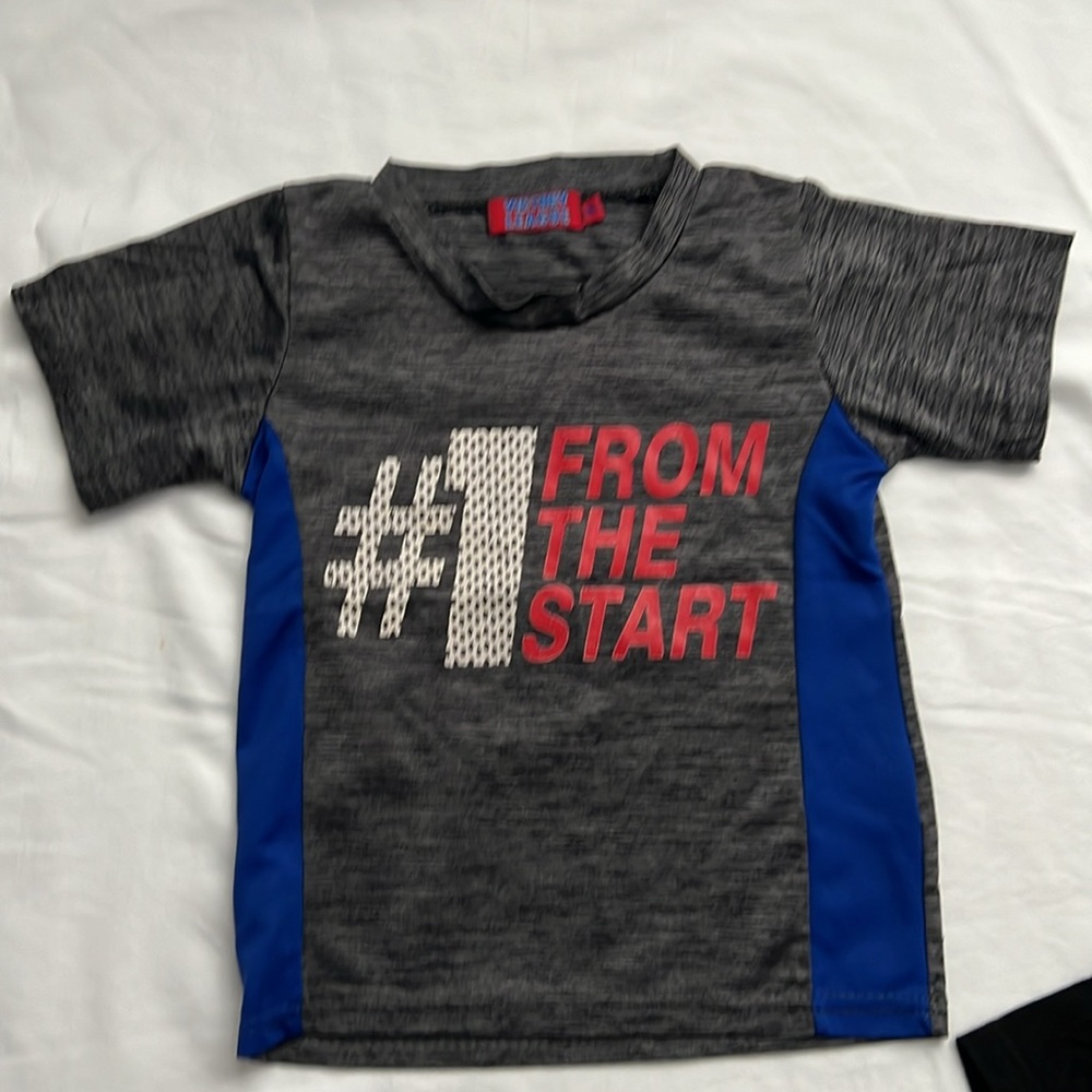 2 tshirts - Picture 2 of 6